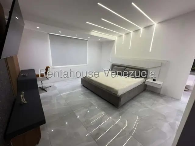 Moderna y bella casa venta Macaracuay MLS 26-19062 - 9