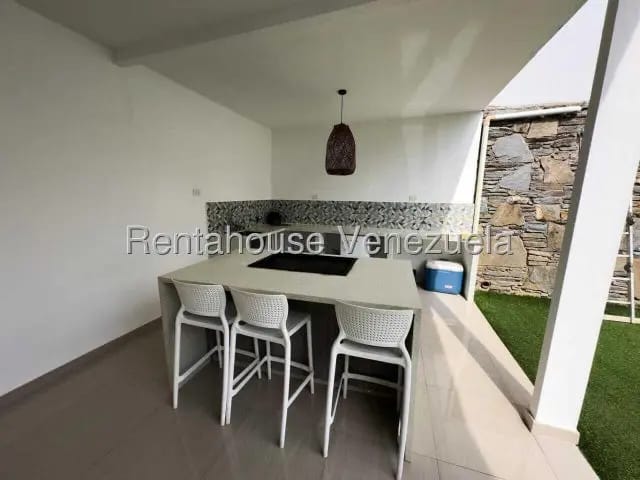Moderna y bella casa venta Macaracuay MLS 26-19062 - 11