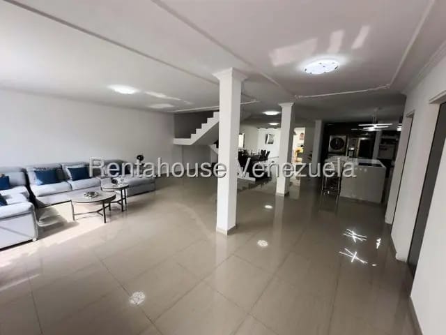 Moderna y bella casa venta Macaracuay MLS 26-19062 - 16