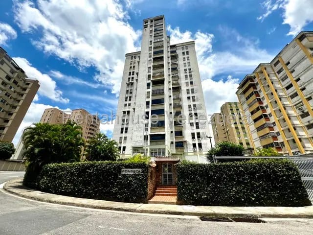 Tremendo apartamento venta Santa Paula MLS 26-19166