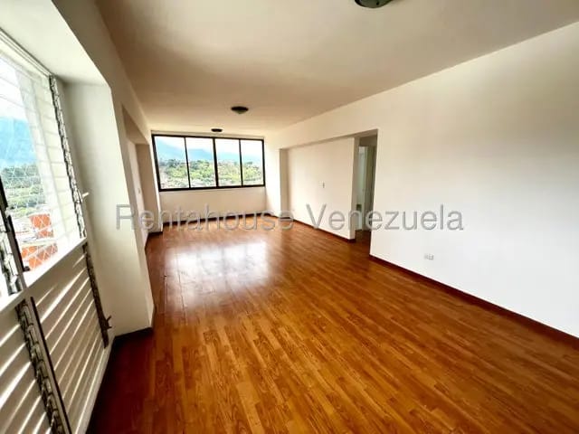 Tremendo apartamento venta Santa Paula MLS 26-19166 - 2