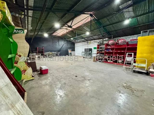 Alquiler local comercial Catia Av Bolivar MLS 26-19167