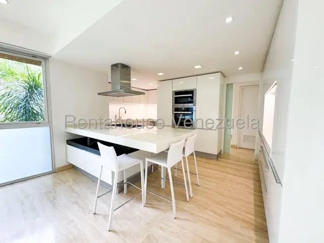 listo y Mderno apartamento venta Campo Alegre MLS 26-19315 - 3