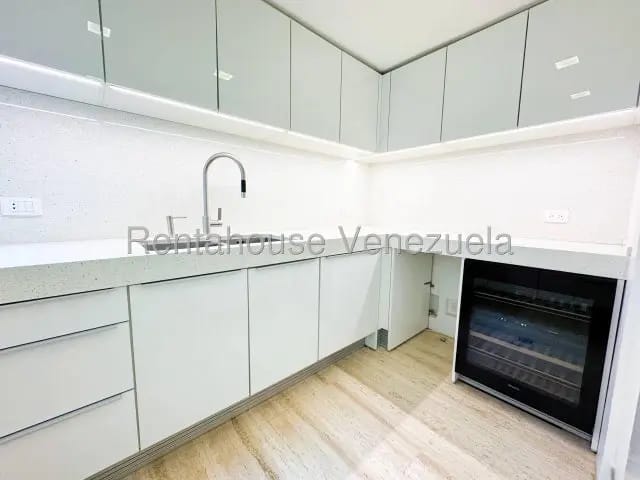 listo y Mderno apartamento venta Campo Alegre MLS 26-19315 - 8