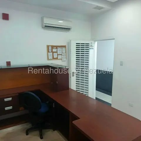 Impecable oficina venta CC Plaza Los Palos Grandes MLS 26-10652 - 2