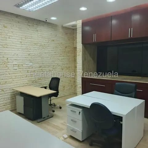 Impecable oficina venta CC Plaza Los Palos Grandes MLS 26-10652 - 3