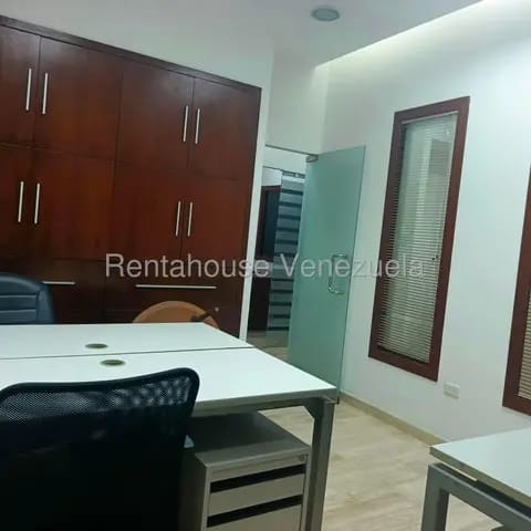 Impecable oficina venta CC Plaza Los Palos Grandes MLS 26-10652 - 8