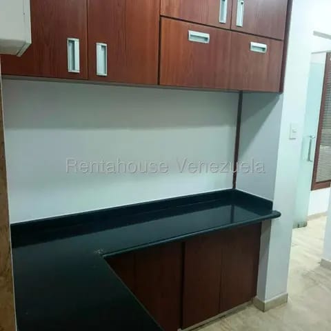 Impecable oficina venta CC Plaza Los Palos Grandes MLS 26-10652 - 11