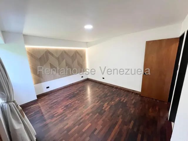 Remodelado APartamento venta Chuao MLS 26-18996 - 2