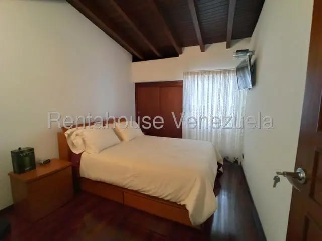 Casa venta ALto prado MLS 25-10266