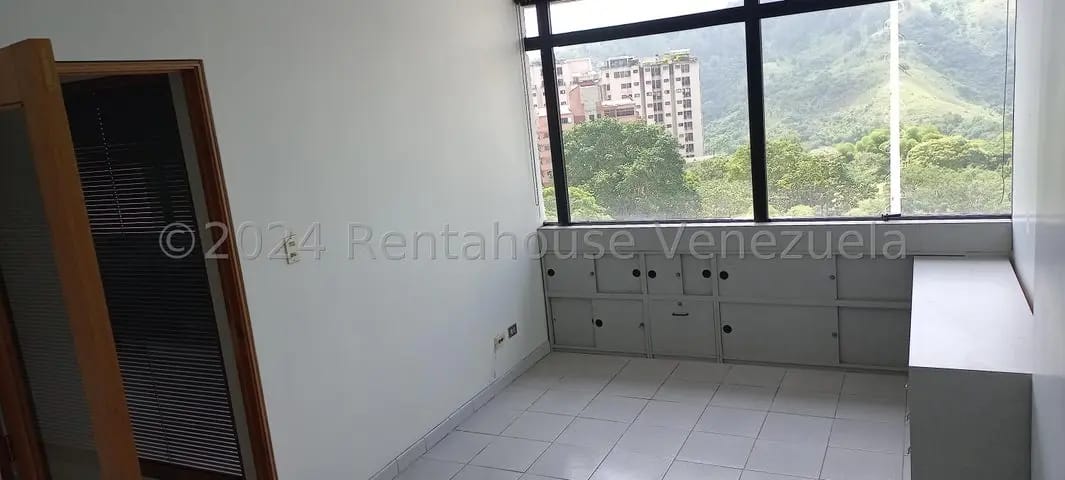 Oficina lista para operar en venta Los Samanes MLS 26-19539 - 3