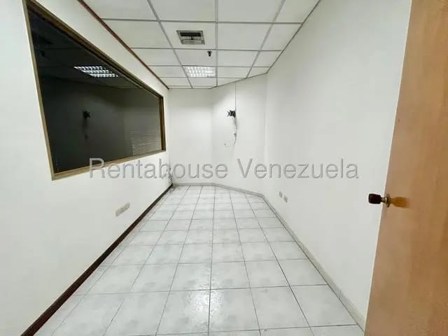 Oficina lista en alquiler Av Romulo Gallego MLS 26-19616 - 3