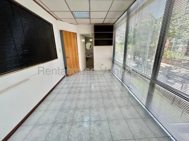 Oficina lista en alquiler Av Romulo Gallego MLS 26-19616 - 6