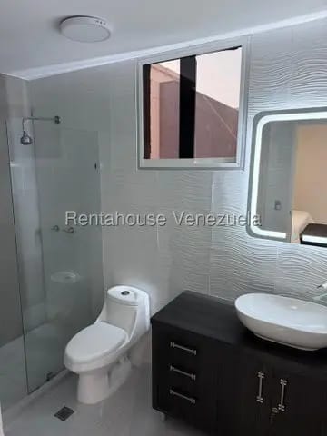 Moderno y Remodelado Apartamento venta El Cigarral MLS 26-19586