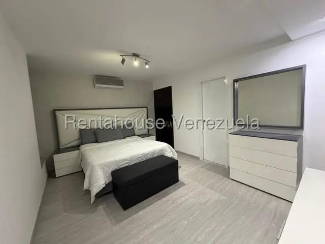 Moderno y Remodelado Apartamento venta El Cigarral MLS 26-19586 - 5