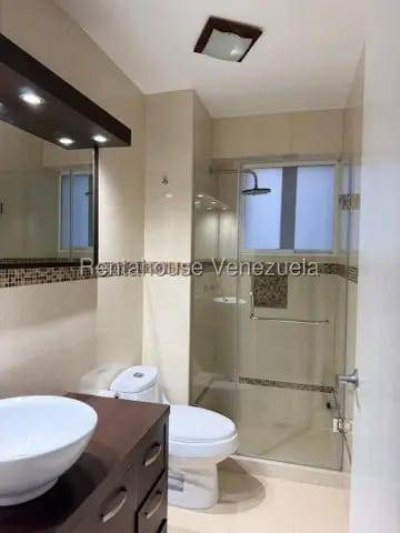 Moderno y Remodelado Apartamento venta El Cigarral MLS 26-19586 - 12