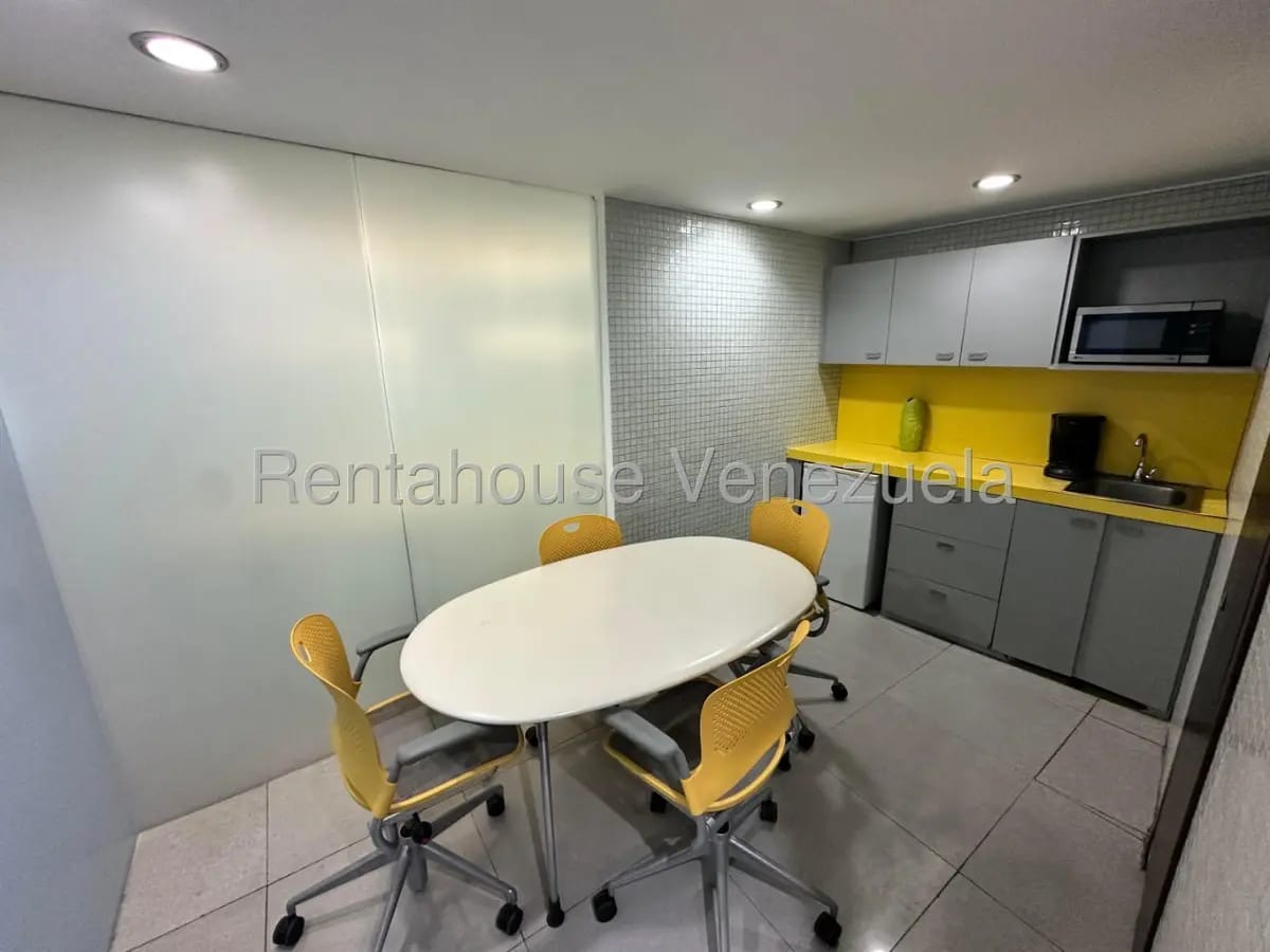 TRemenda Oficina venta El Rosal MLS 280.000