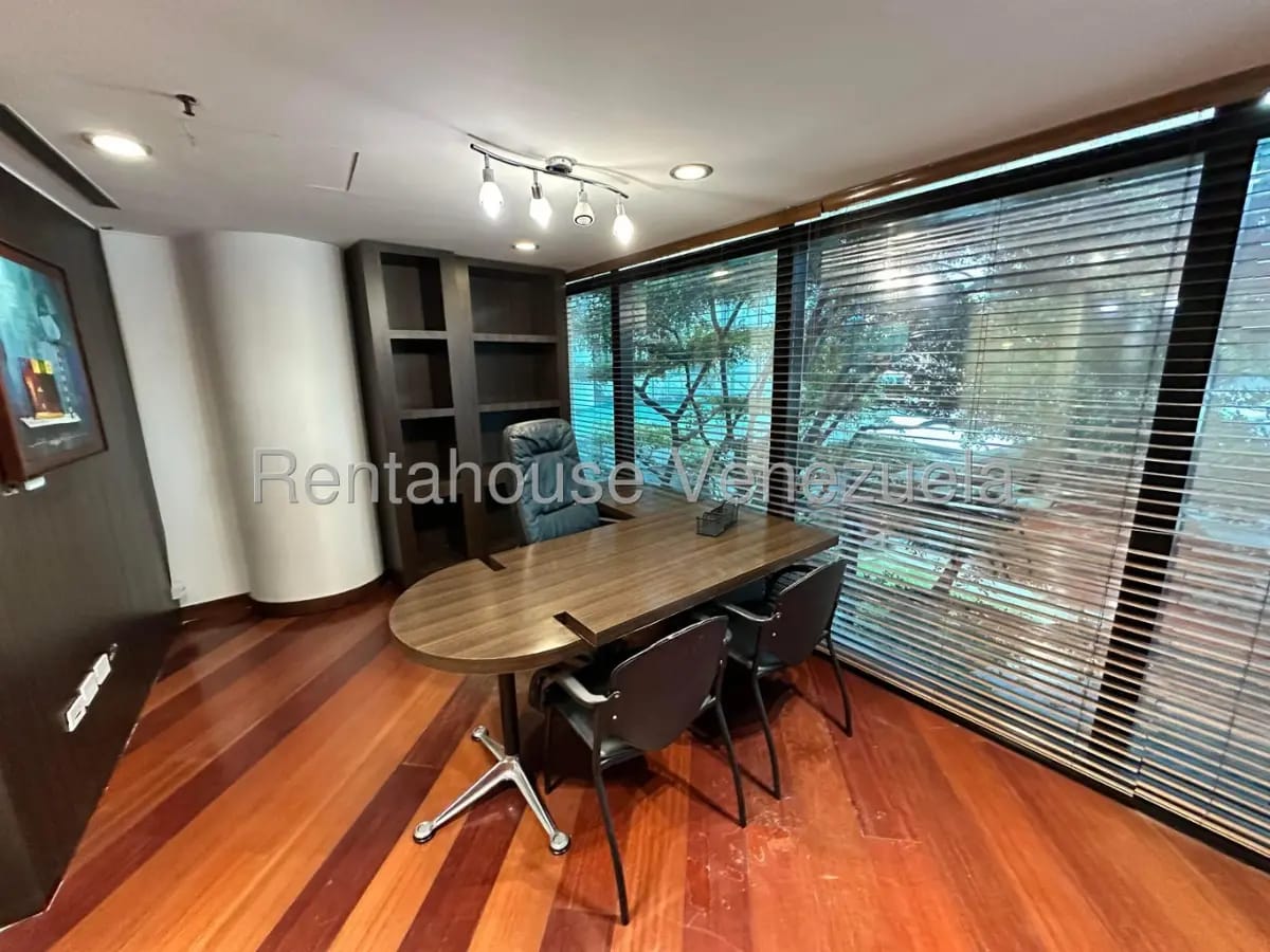 TRemenda Oficina venta El Rosal MLS 280.000 - 7