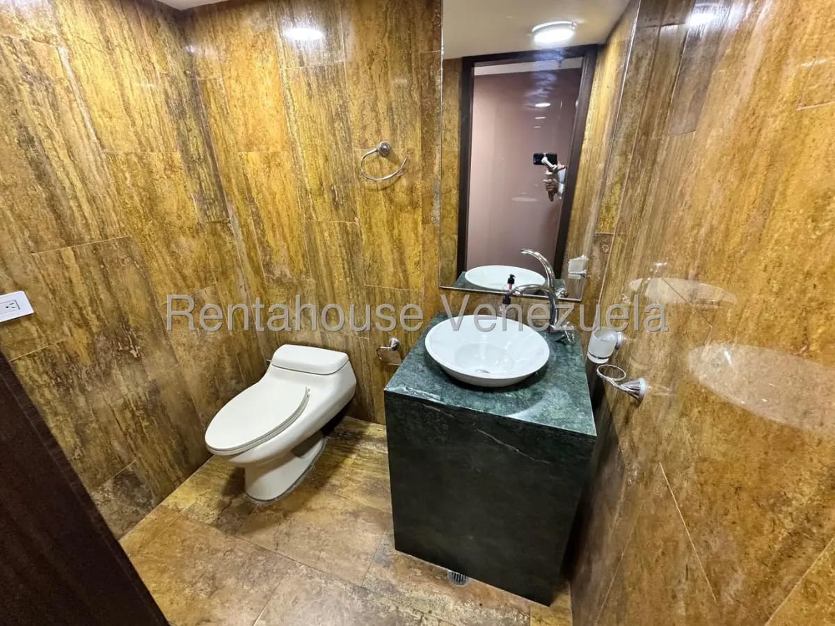 TRemenda Oficina venta El Rosal MLS 280.000 - 10