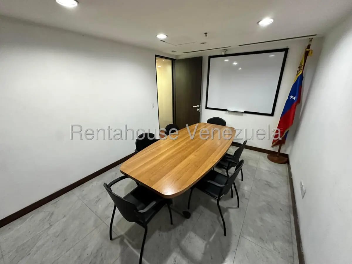 TRemenda Oficina venta El Rosal MLS 280.000 - 11