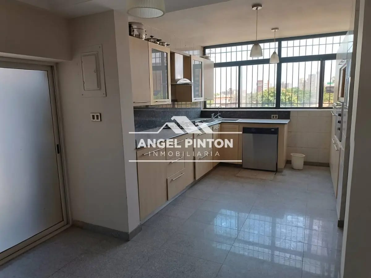 APARTAMENTO VENTA AV 5 DE JULIO MARACAIBO VENEZUELA API 9103 - 3