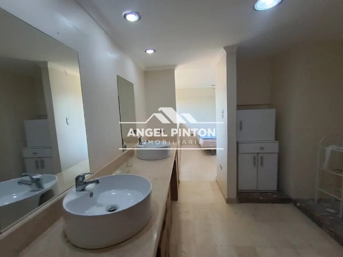 APARTAMENTO VENTA AV 5 DE JULIO MARACAIBO VENEZUELA API 9103 - 4