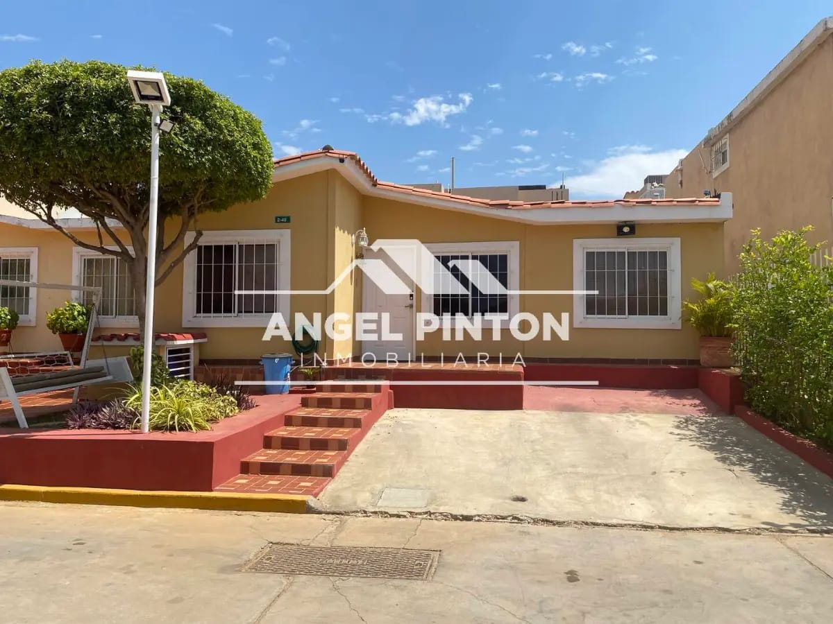 CASA EN VENTA CAMINOS DEL DORAL MARACAIBO VENEZUELA API 9454