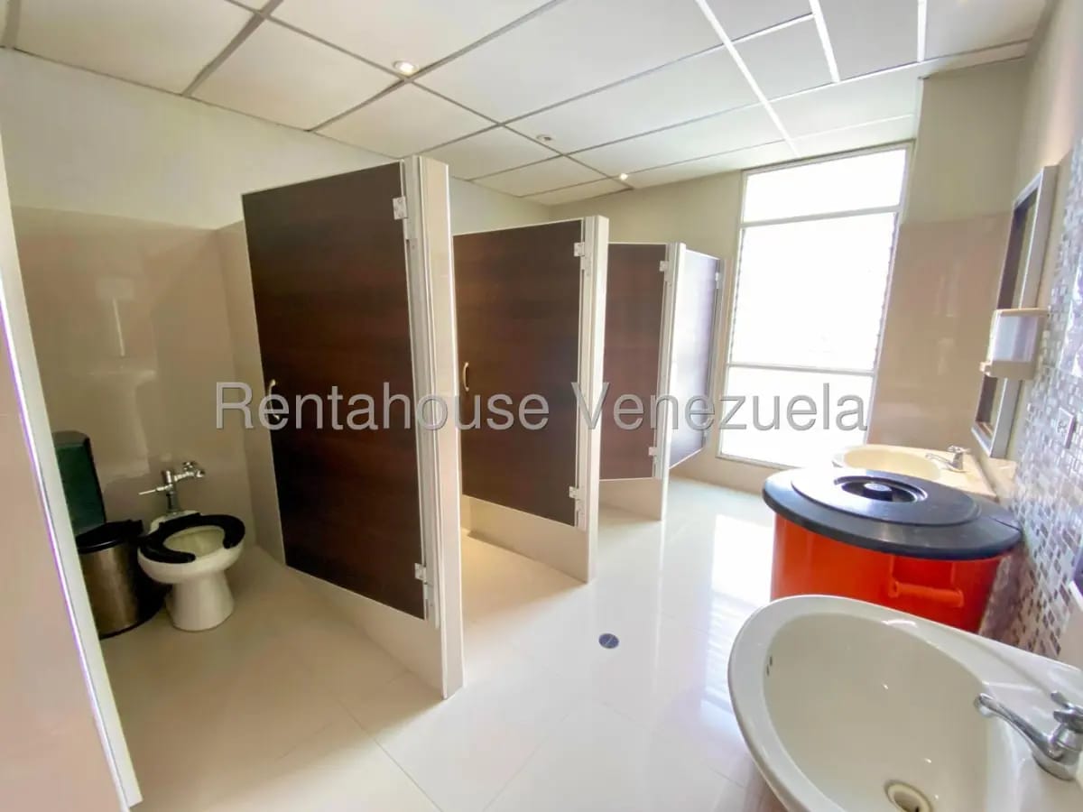 Oficina en Alquiler Bello Campo Chacao 26-19127 - 18