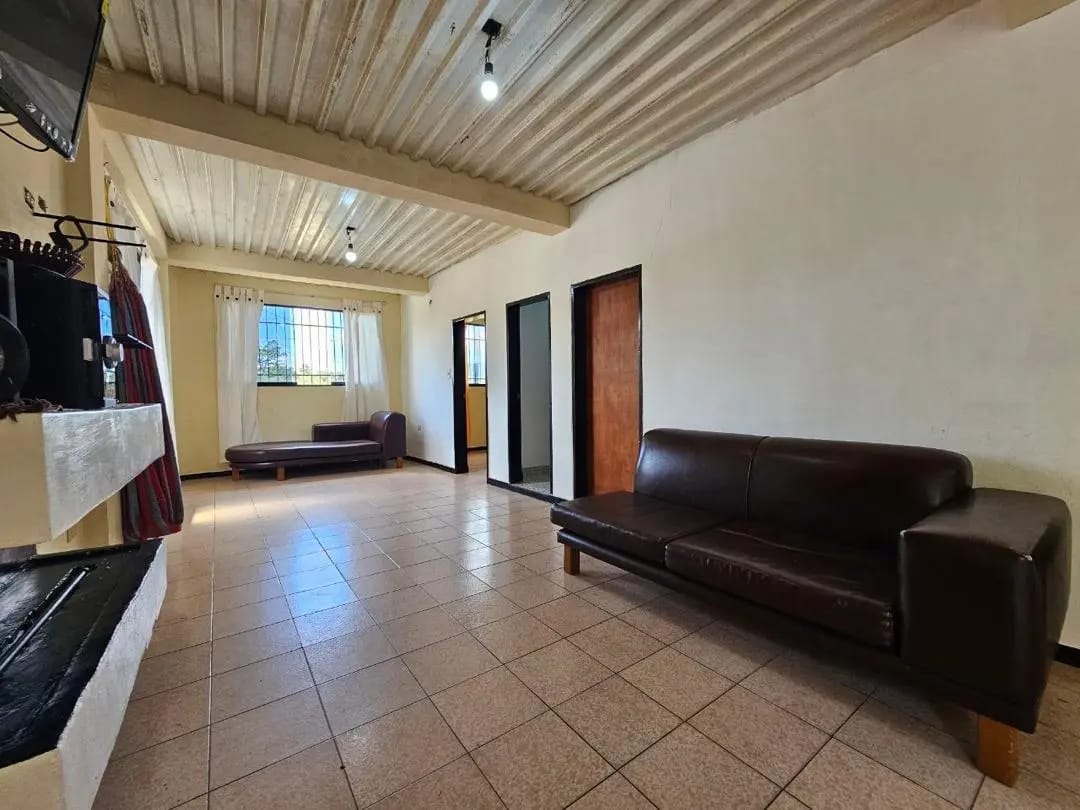 HERMOSA CASA UBICADA EN EL JUNQUITO ANTES DEL PUEBLO - 3