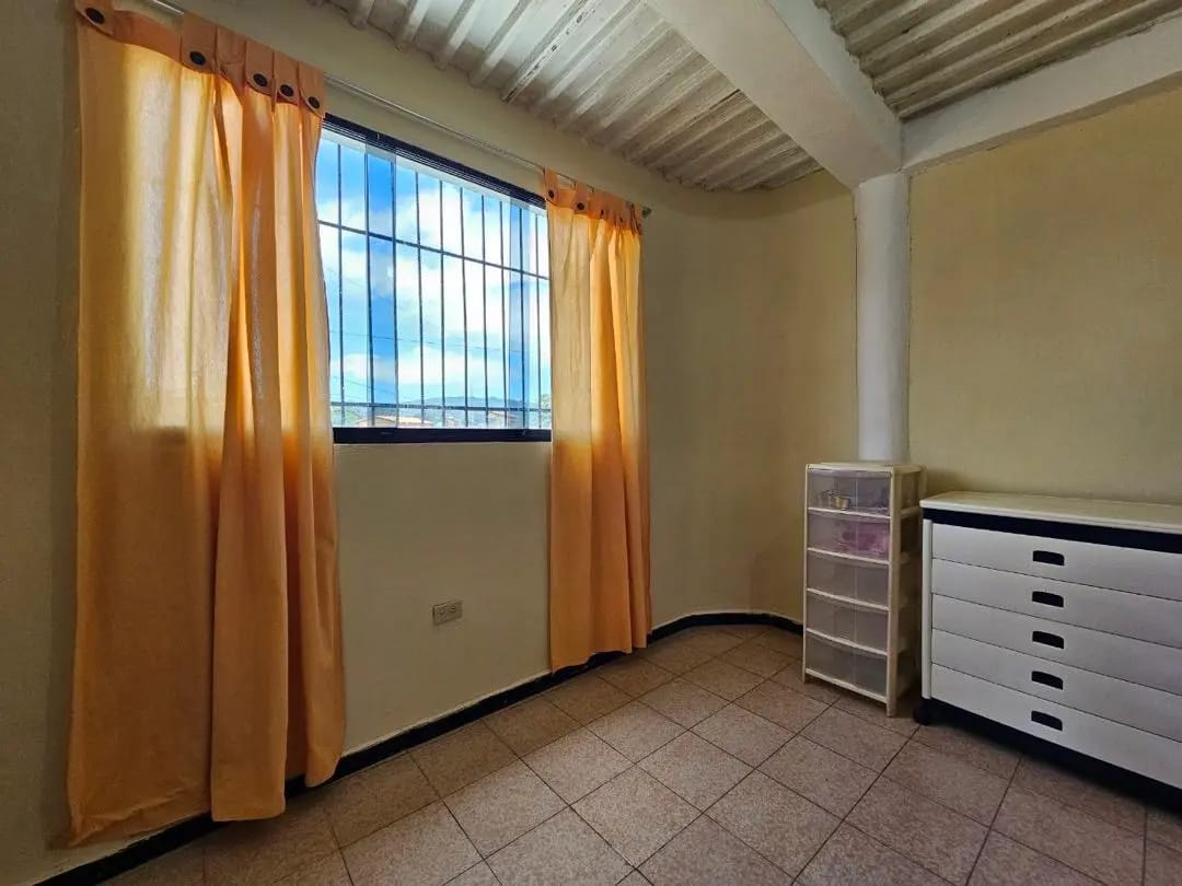 HERMOSA CASA UBICADA EN EL JUNQUITO ANTES DEL PUEBLO - 5