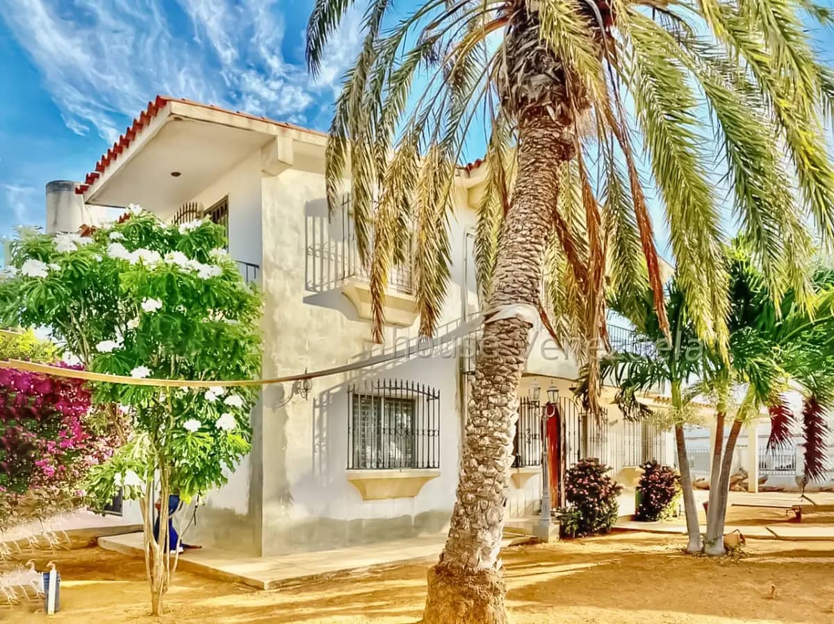 26-11127 Santa Irene, Punto Fijo Falcon. Casa en venta