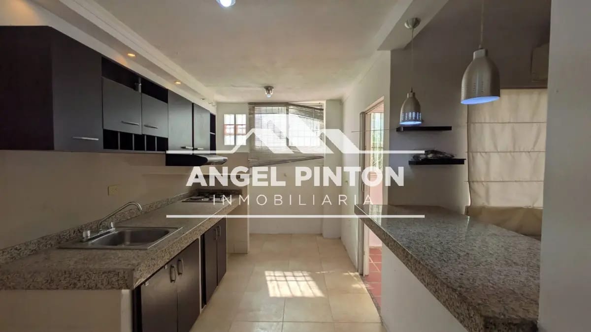API. 9392 APARTAMENTO EL PINAR VENTA. MARACAIBO. VZLA $ 38.800