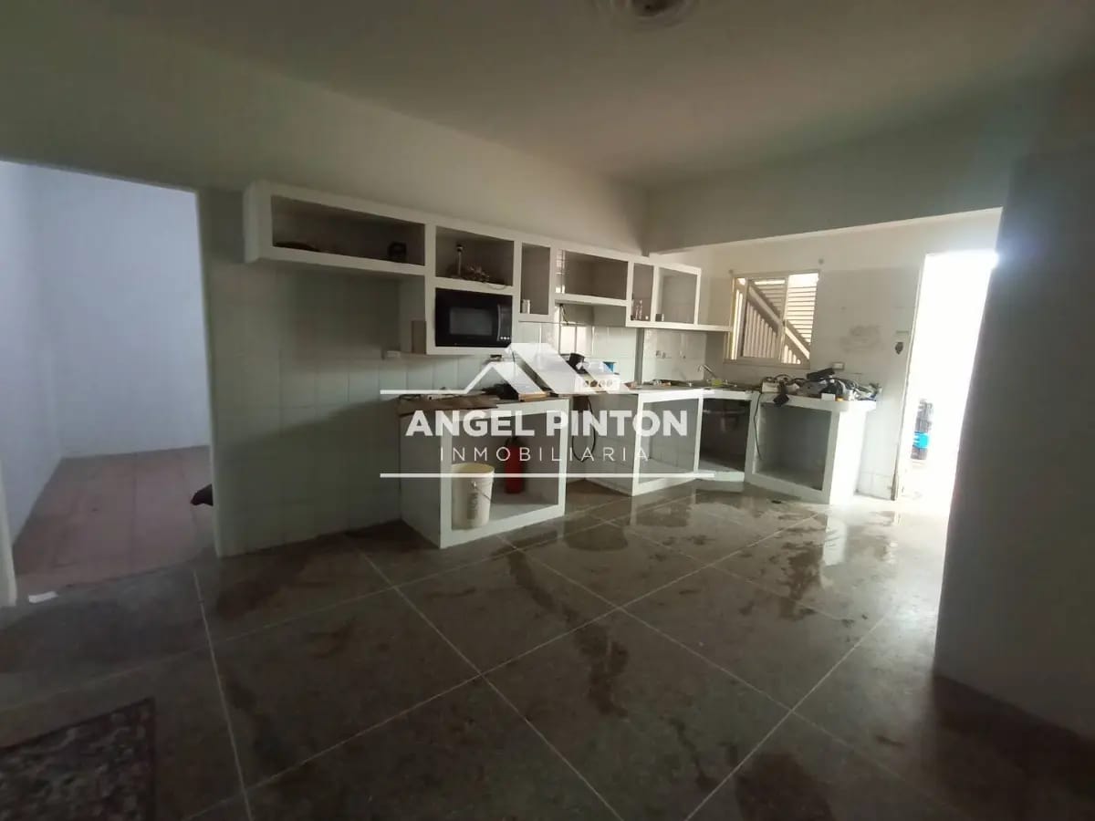 LOCAL COMERCIAL ALQUILER TIERRA NEGRA MARACAIBO API 637 - 2