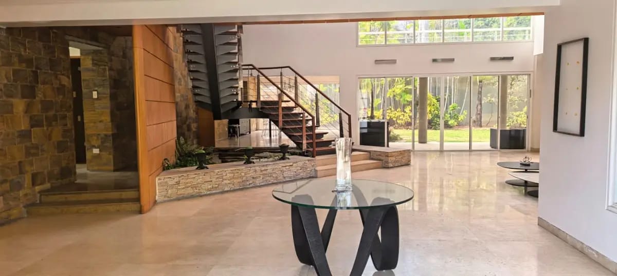 Exclusiva y Hermosa Casa en Los Chorros - 3
