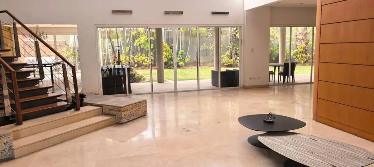 Exclusiva y Hermosa Casa en Los Chorros - 4