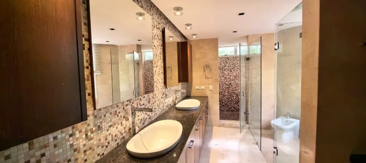 Exclusiva y Hermosa Casa en Los Chorros - 7