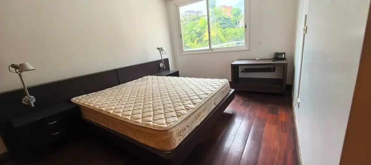 Exclusiva y Hermosa Casa en Los Chorros - 11