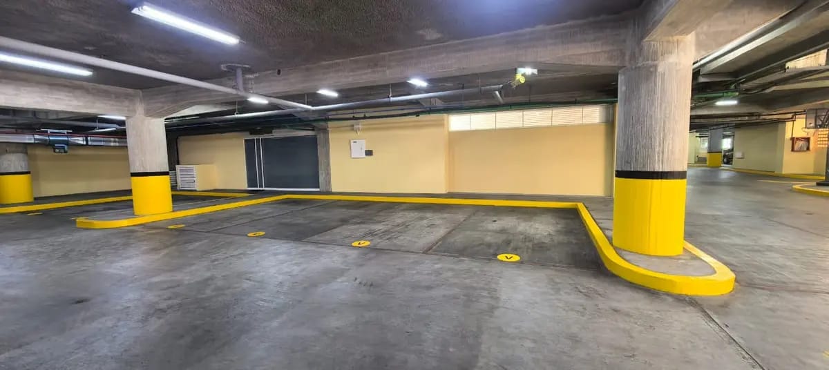 Exclusiva y Hermosa Casa en Los Chorros - 12