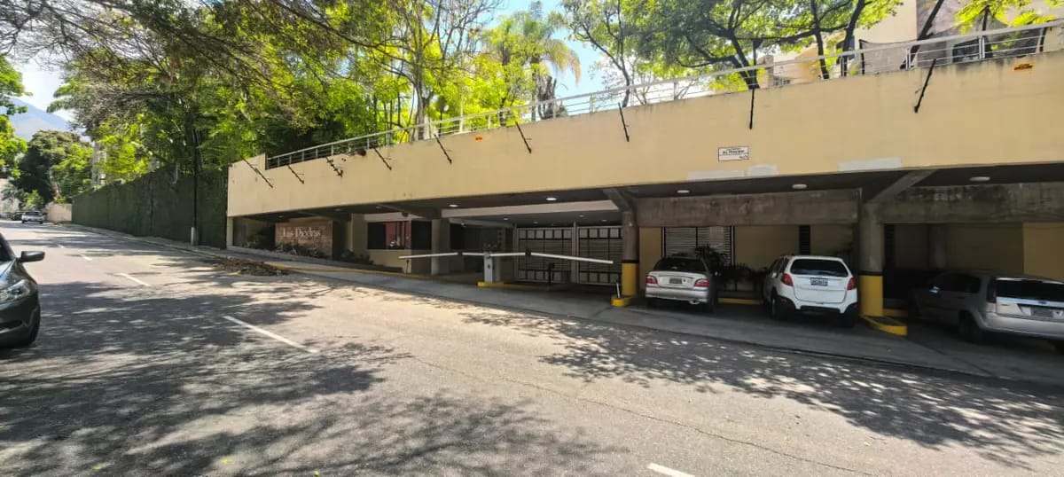 Exclusiva y Hermosa Casa en Los Chorros - 32