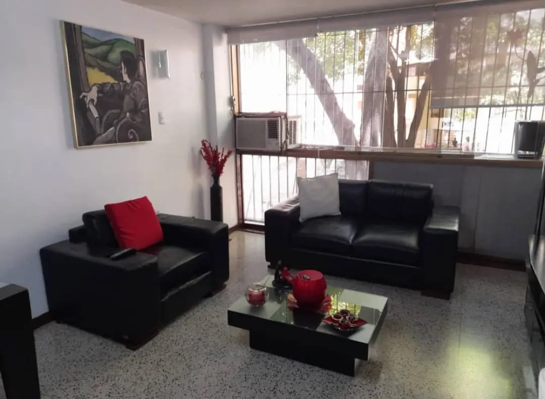 Bonito apartamento en Venta en SEBUCAN, parte baja.