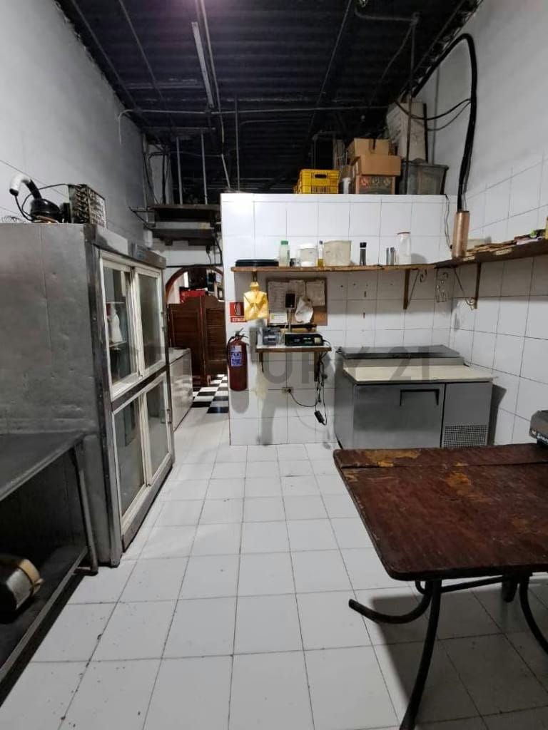 Ofrece Traspaso Maxi Pizza ubicado en la feria de comida del CC Anaco Center.. - 9