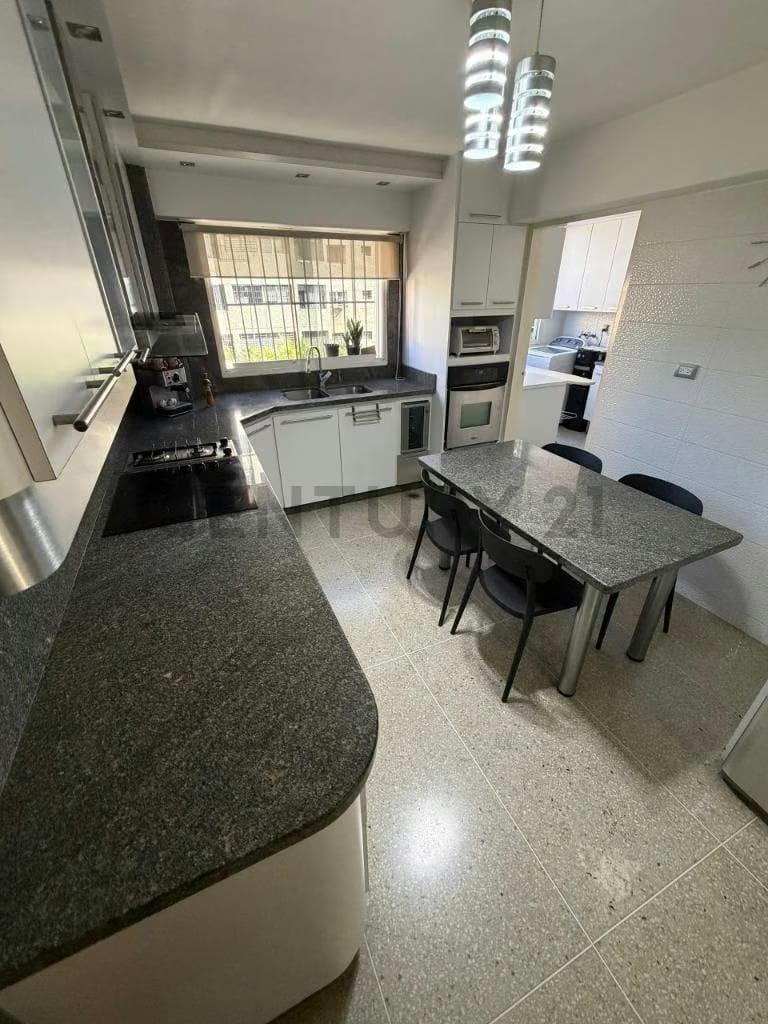 partamento En Venta En Montalban II 145mts2 4ha/3ba/1pe - 5