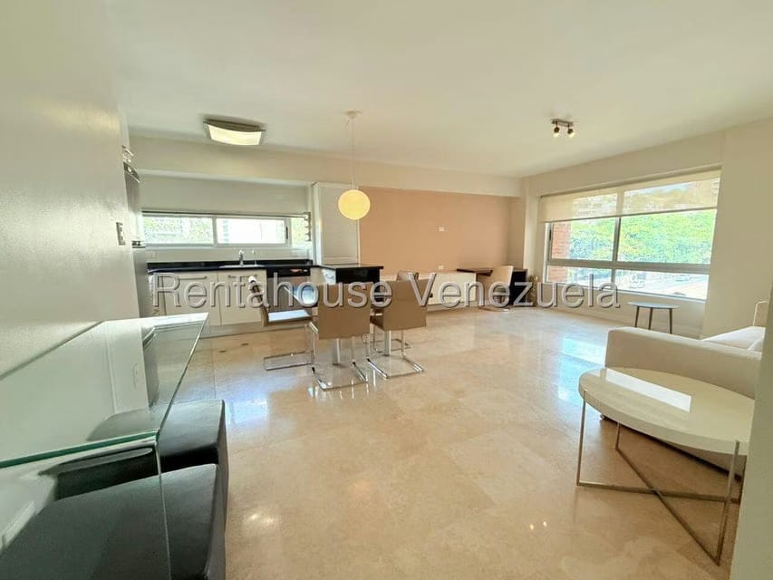 Apartamento (1 Nivel) en Alquiler en Los Naranjos de Las Mercedes, Distrito Metropolitano - 2