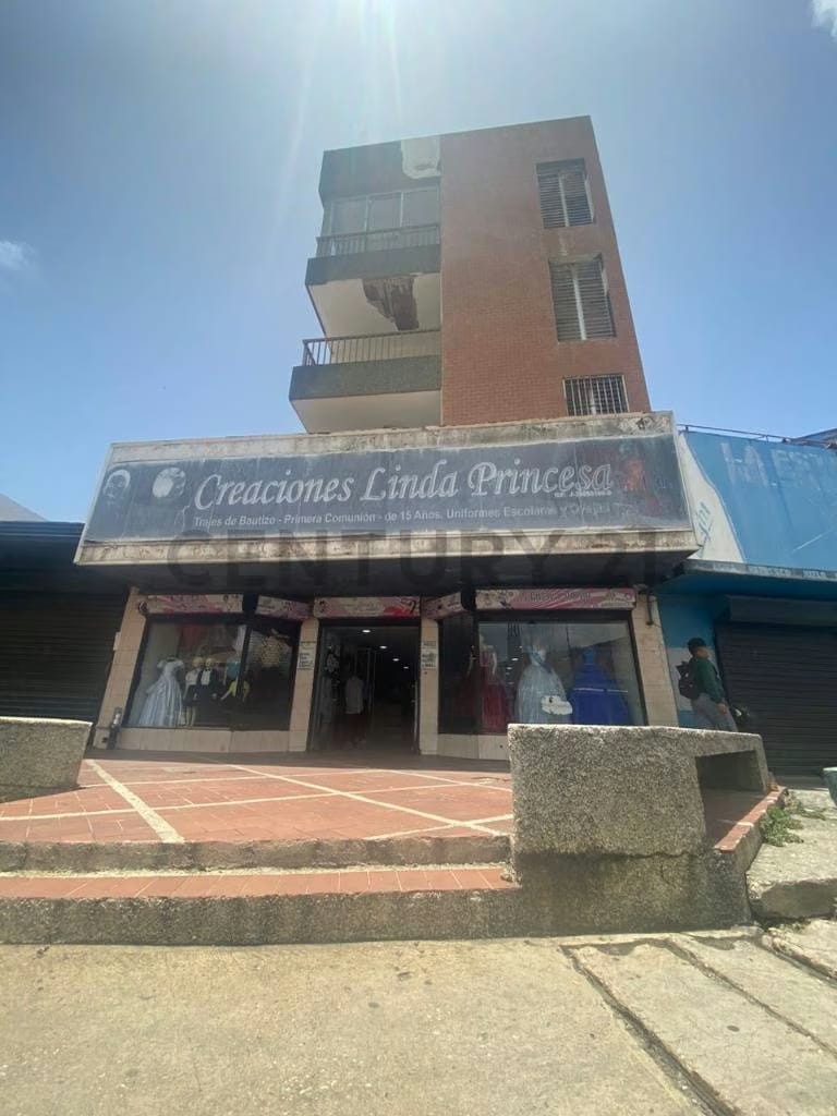 Edificio de 3 niveles en Av. 4 de Mayo, Porlamar, Margarita - 8