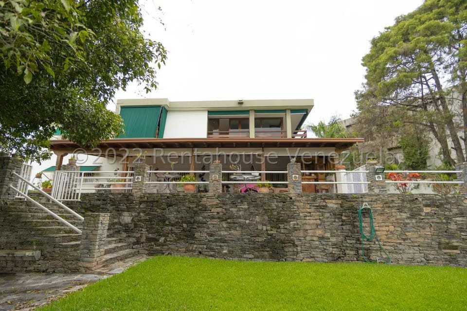 Casa (Multipes Niveles) en Venta en Cumbres de Curumo, Distrito Metropolitano
