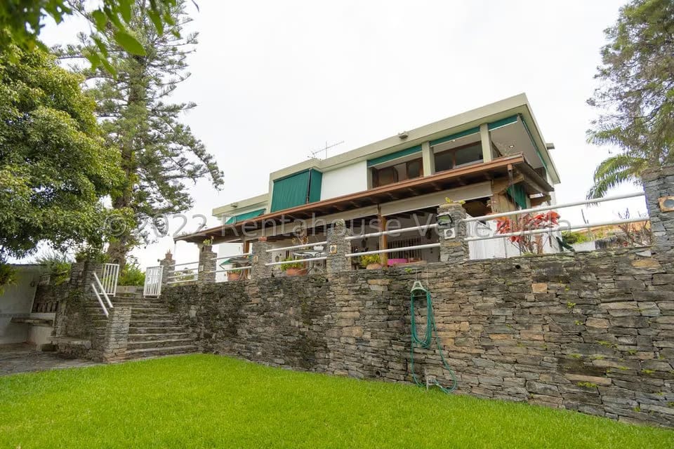 Casa (Multipes Niveles) en Venta en Cumbres de Curumo, Distrito Metropolitano - 2