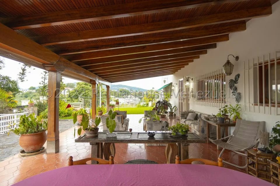 Casa (Multipes Niveles) en Venta en Cumbres de Curumo, Distrito Metropolitano - 16