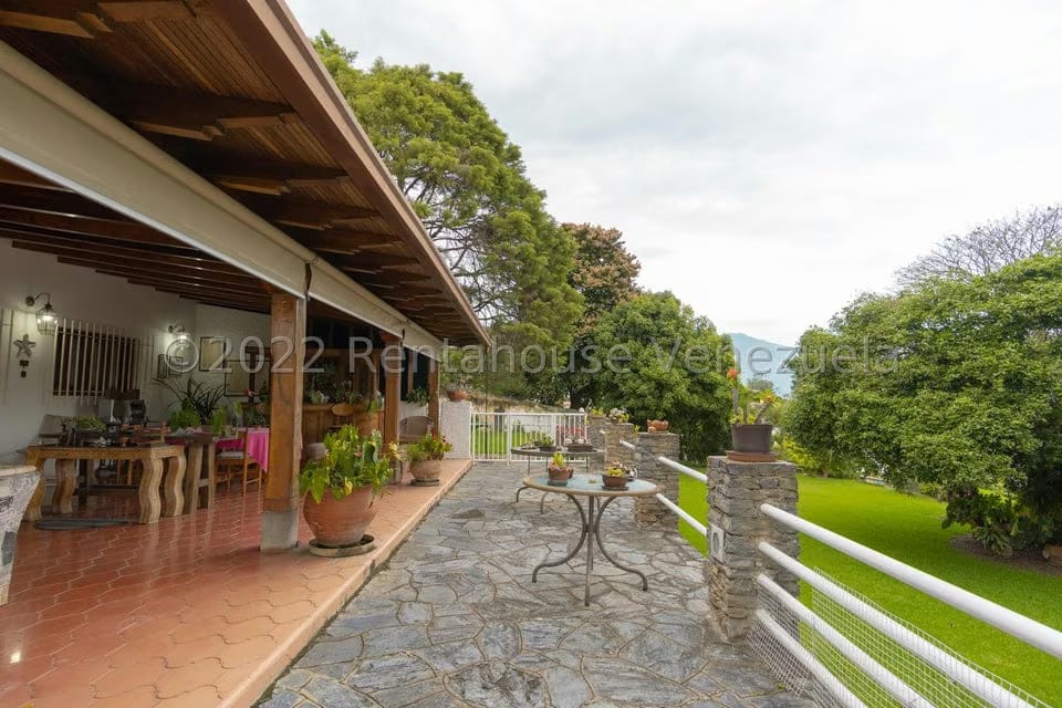 Casa (Multipes Niveles) en Venta en Cumbres de Curumo, Distrito Metropolitano - 21