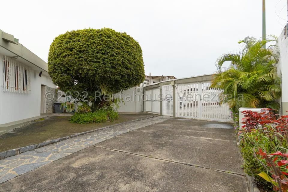Casa (Multipes Niveles) en Venta en Cumbres de Curumo, Distrito Metropolitano - 26