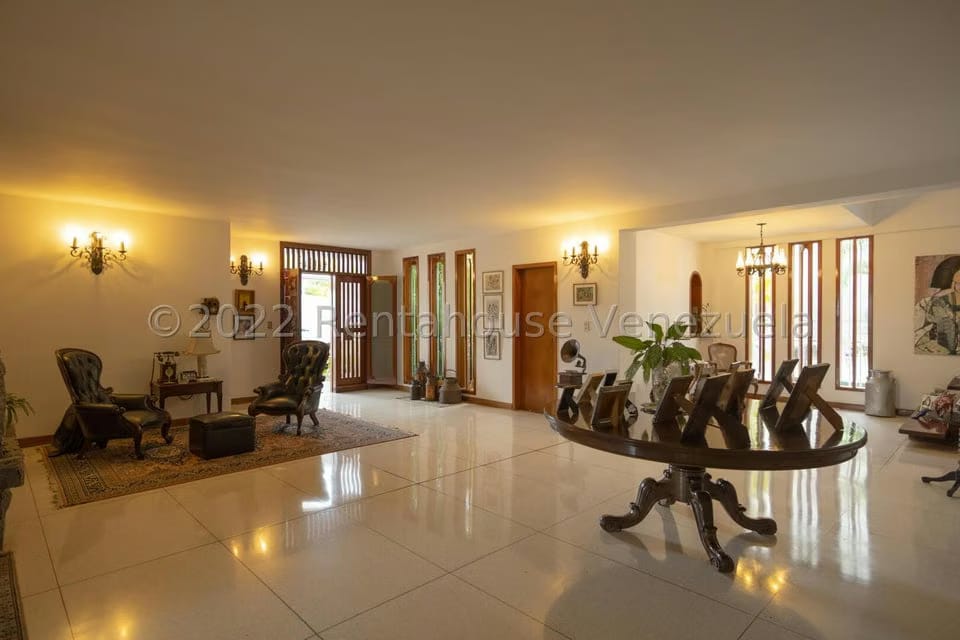 Casa (Multipes Niveles) en Venta en Cumbres de Curumo, Distrito Metropolitano - 27